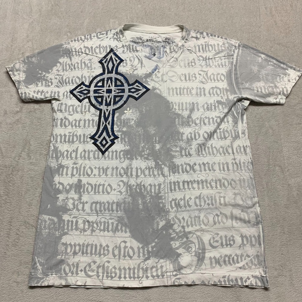 Vintage Y2K Affliction T Shirt Men XL Live Fast Raw Edge V Neck Cross Gothic MMA
